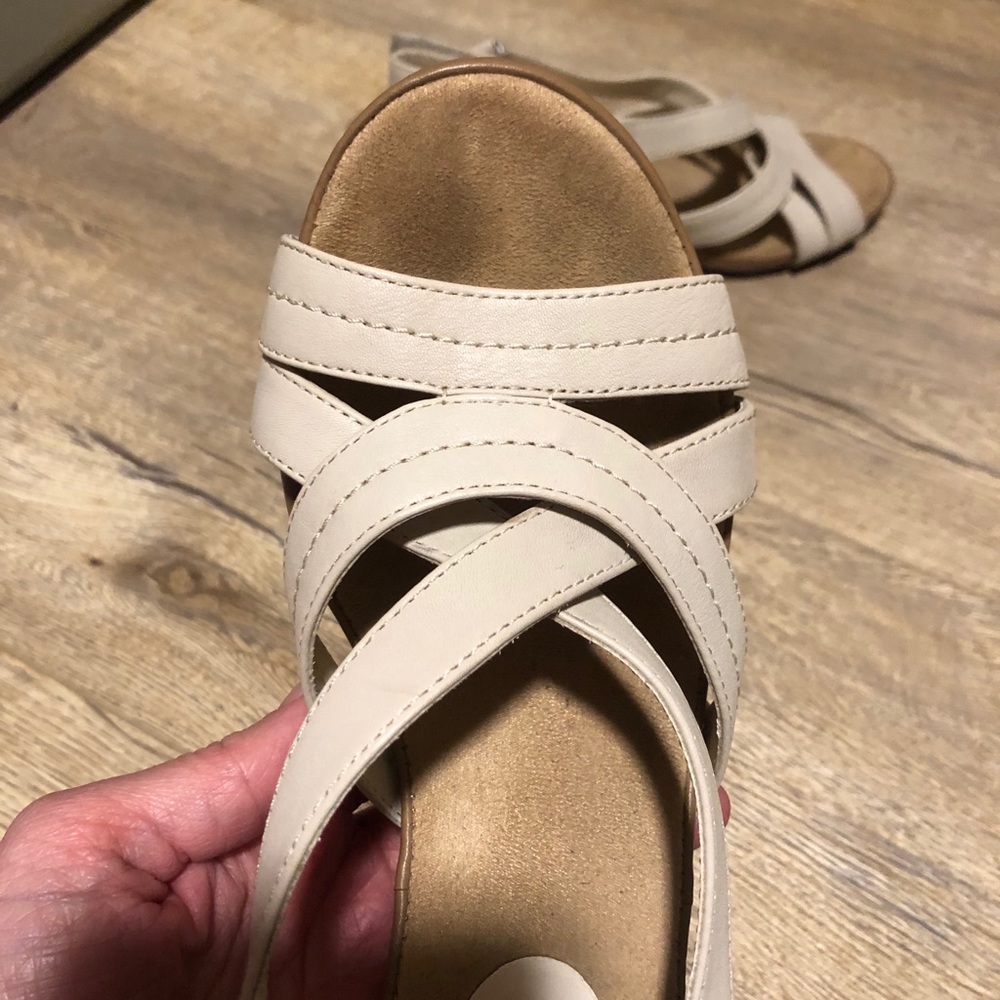 2 for $20 - EUC Strappy cream heeled sandals - Picture 6 of 9